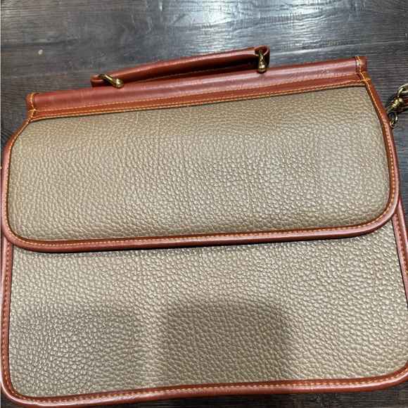 Alba Tan and Brown Crossbody Bag with Classic Design - Picture 4 of 12